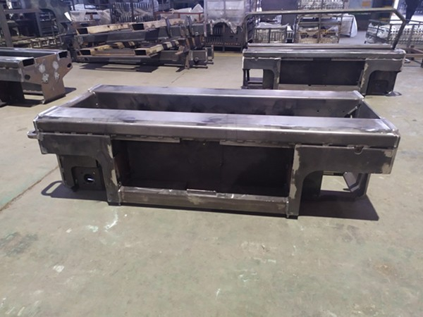  Welded structural parts of lifting machine chassis