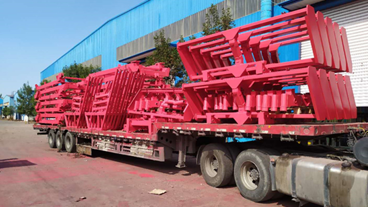 Welded structural parts of cotton picker chassis